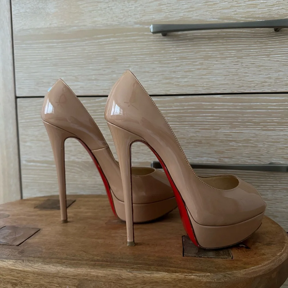 Christian Louboutin Lady Peep 150 Nude Patent Leather Pumps – Size 38.5